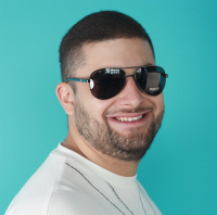 ЧОЛОВІЧІ  З ПОЛЯРИЗАЦІЕЮ