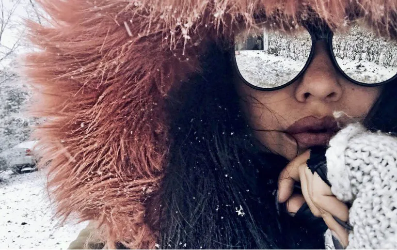 Носити сонцезахисні окуляри взимку: сучасний тренд чи необхідний захист?