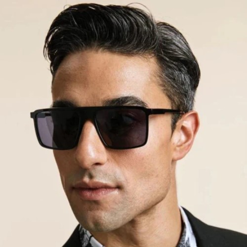 Окуляри з оправою у формі літери D