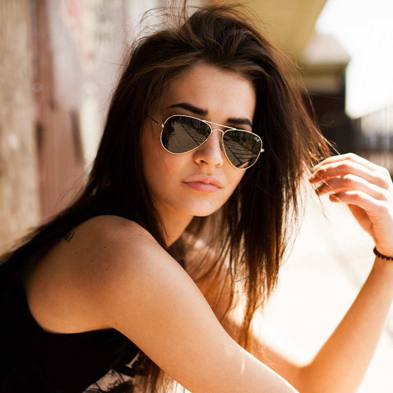 Стильний образ з окулярами